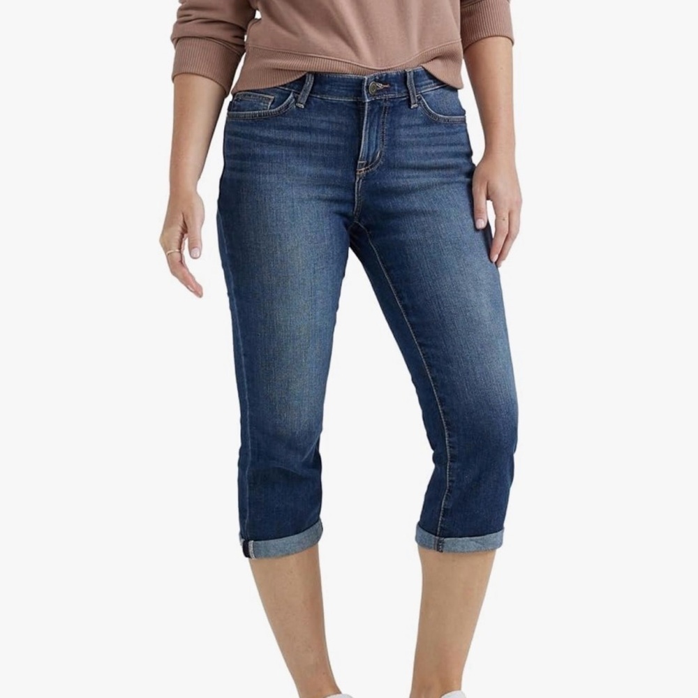 Lee Women Jeans 6 Blue Denim Bewitched Capri Flex Motion Mid Rise Regular NWT